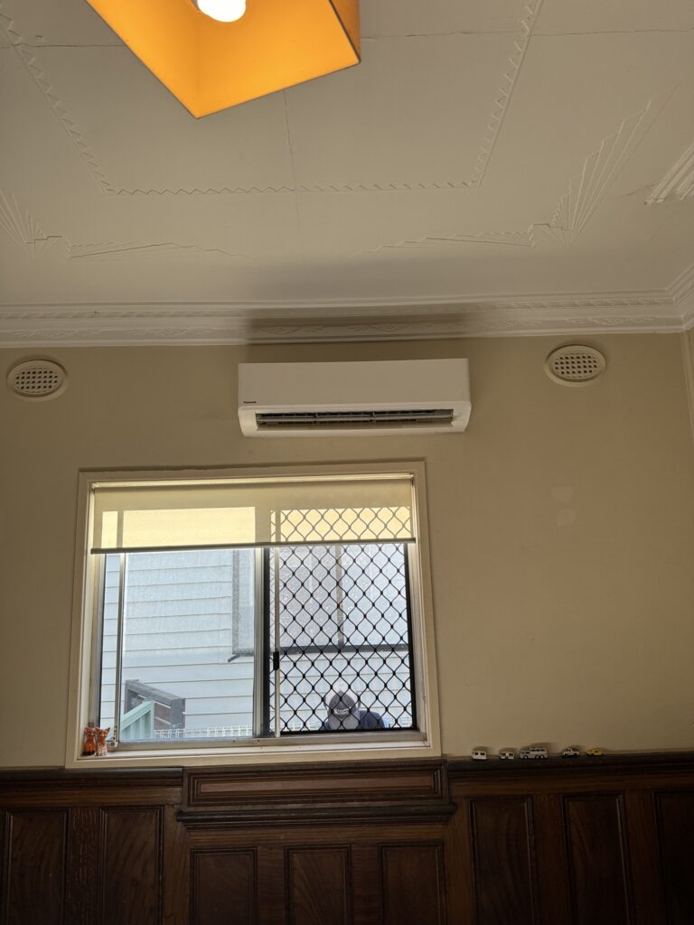 Split system air conditioner install Hamilton South NSW